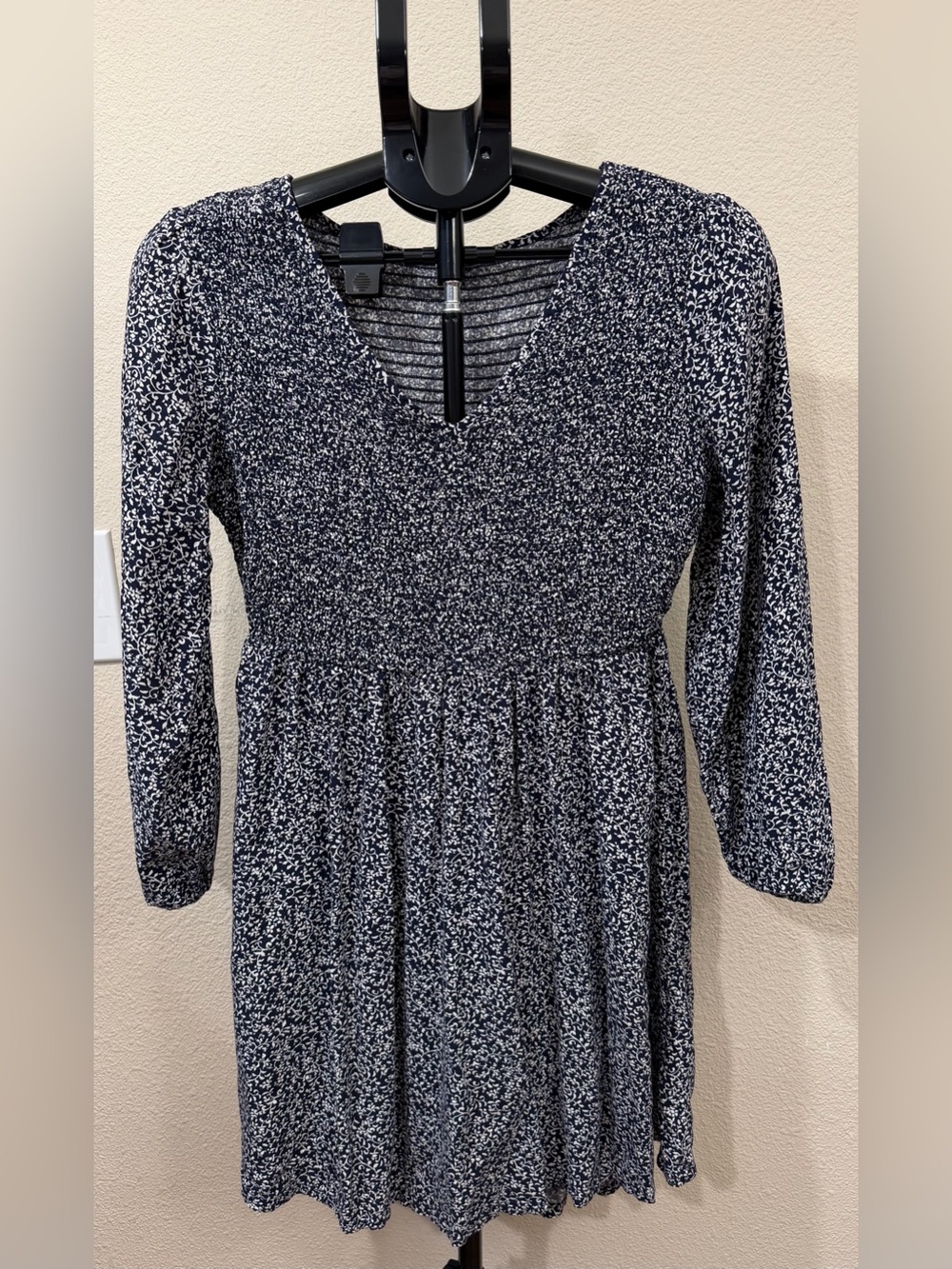 Old Navy Navy & White Floral V-Neck Long Sleeve Dress | Coastal Cowgirl Fall M